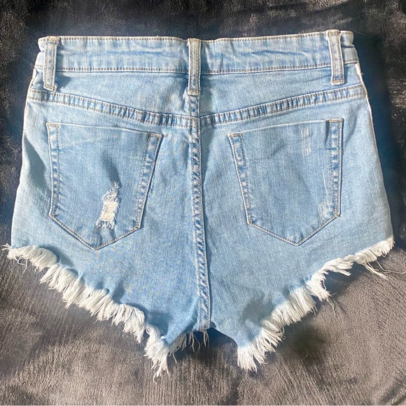 FOREVER 21 GROMMET DETAIL BLUE DENIM JEAN SHORTS - Picture 7 of 9